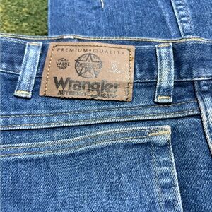 Wrangler Men's Blue Jeans 34 x 32